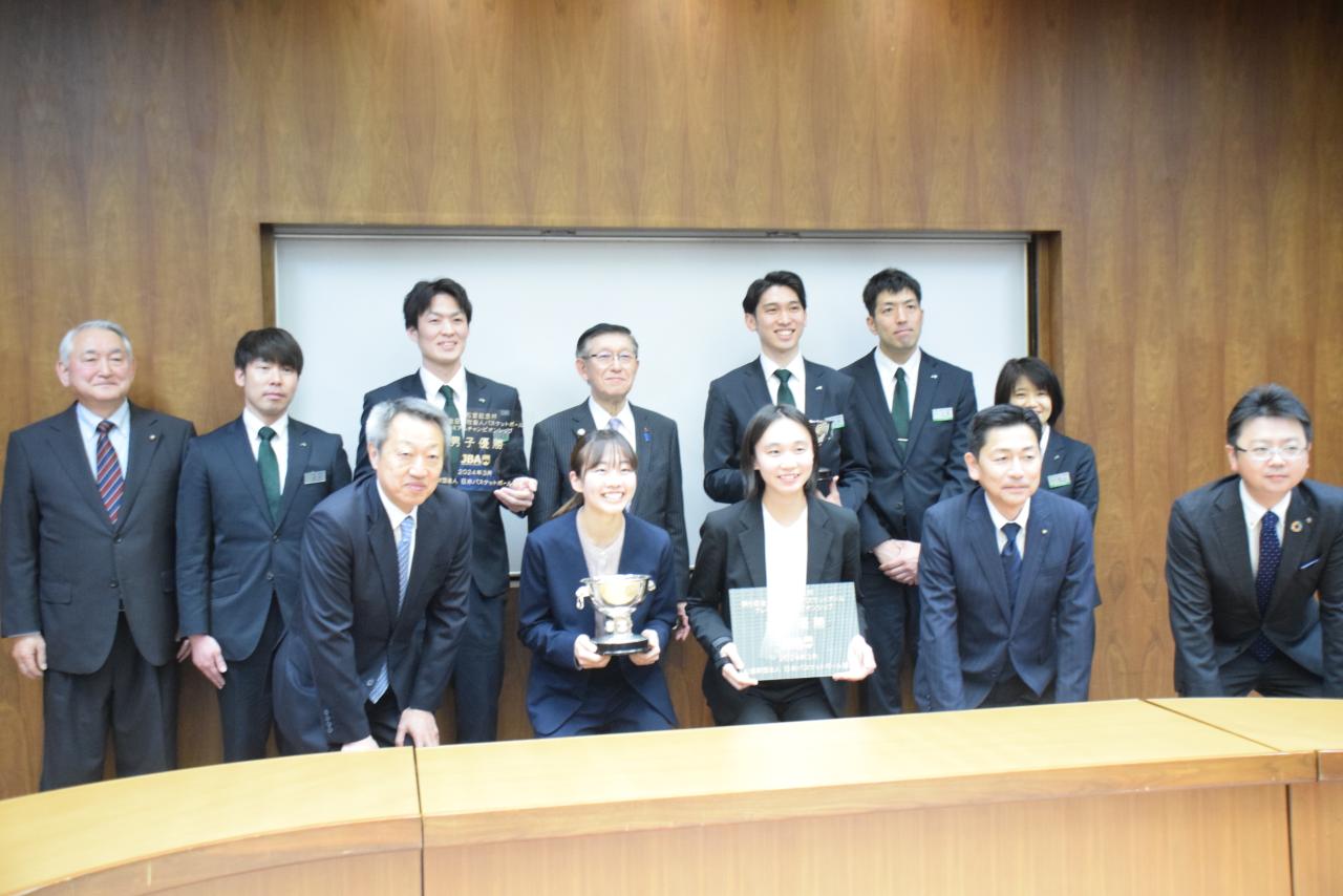 060412　高松宮記念杯第６回全日本社会人バスケットボールプレミアムチャンピオンシップ男女優勝報告1